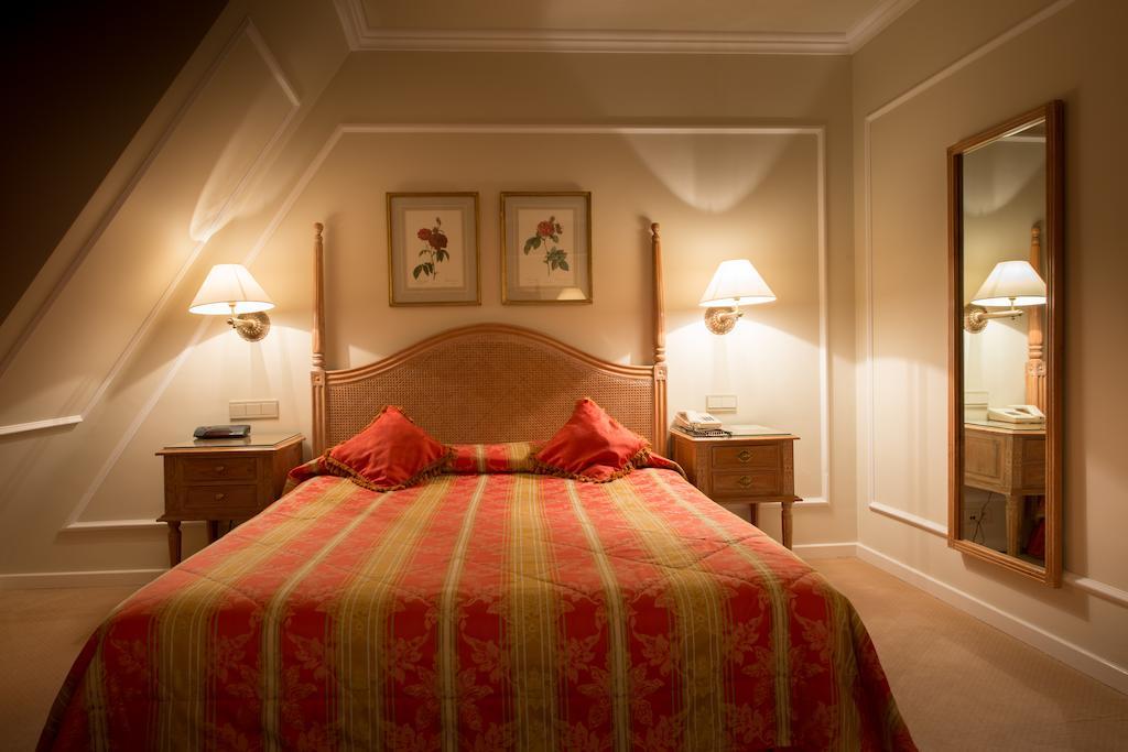 Hotel Manos Stephanie Saint-Gilles Εξωτερικό φωτογραφία